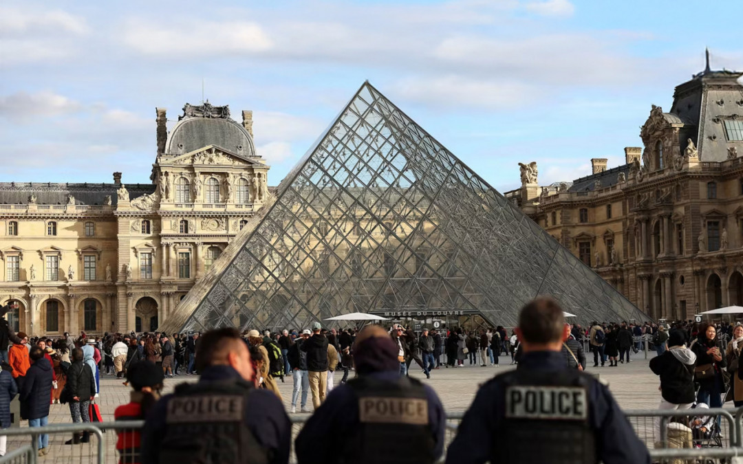 The Louvre Heist: Daylight Robbery